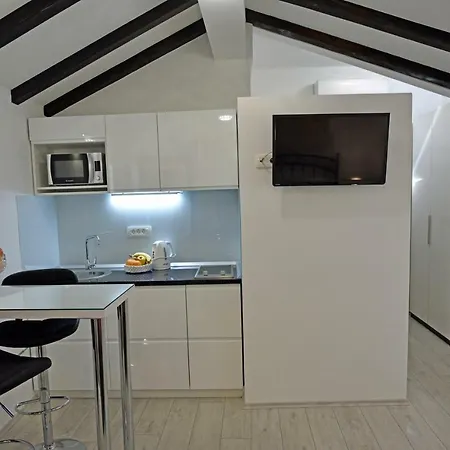 Apartament Kuzma And *