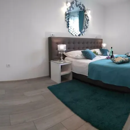 Kuzma And Apartament *