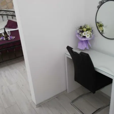 Kuzma And Apartament *