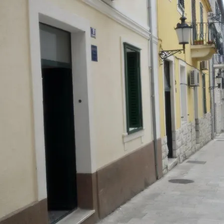 Kuzma And Apartment Split