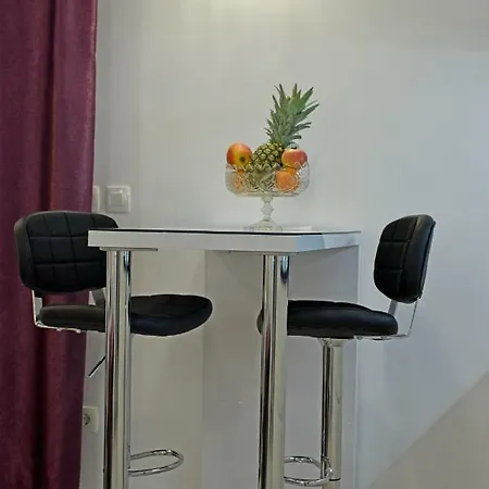 Kuzma And Apartment *
